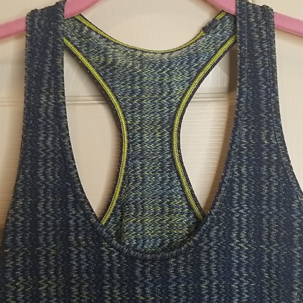 Lululemon Racerback Tank Size 4 - Picture 2 of 5